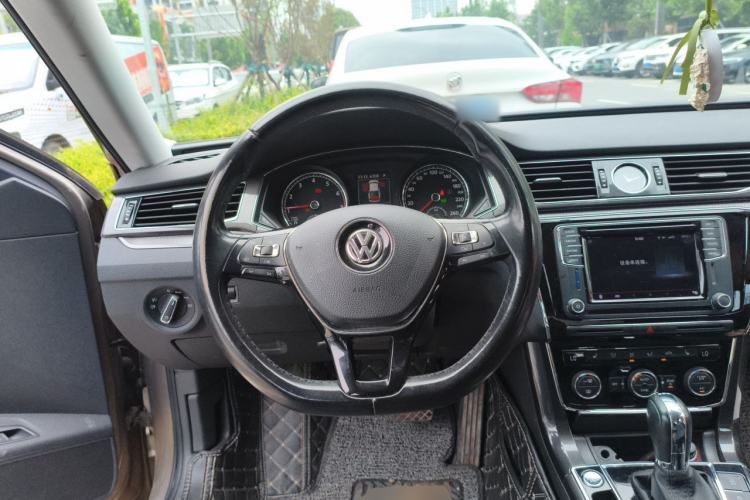 Used Volkswagen Passat 2017 330TSI DSG Prestige Edition Steering Wheel