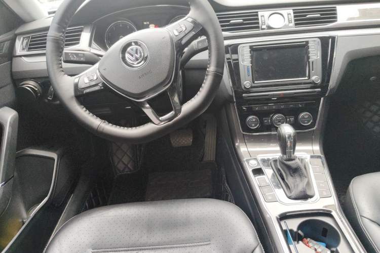 Used Volkswagen Passat 2017 330TSI DSG Prestige Edition Steering Wheel