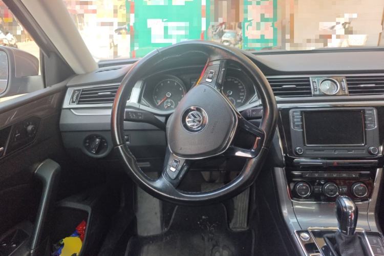 Used Volkswagen Passat 2017 330TSI DSG Luxury Edition Steering Wheel