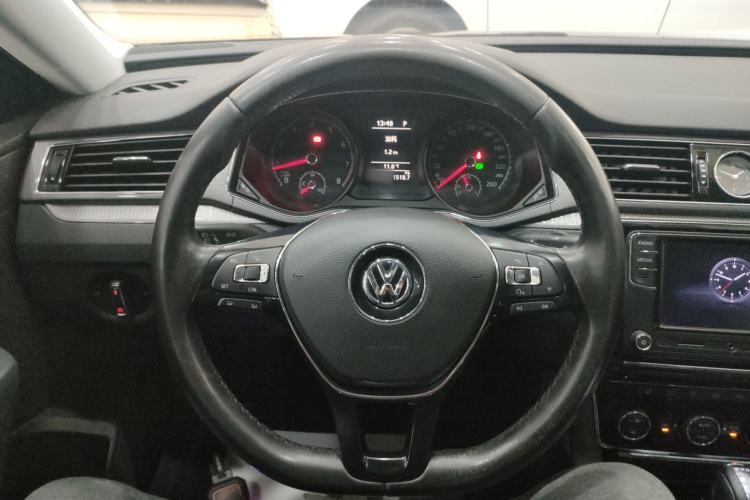 Used Volkswagen Passat 2017 330TSI DSG Luxury Edition Steering Wheel
