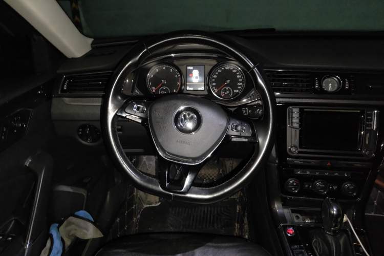 Used Volkswagen Passat 2017 330TSI DSG Prestige Edition Steering Wheel