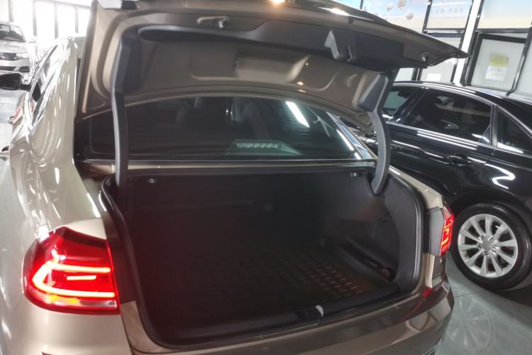 Used Volkswagen Passat 2017 330TSI DSG Luxury Edition Trunk