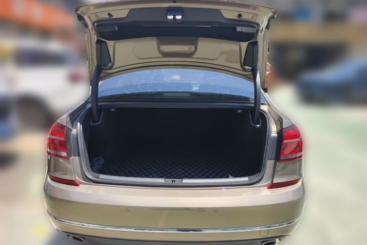 Used Volkswagen Passat 2017 330TSI DSG Luxury Edition Trunk