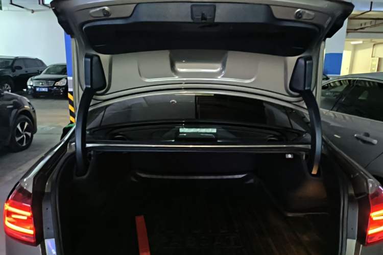 Used Volkswagen Passat 2017 330TSI DSG Luxury Edition Trunk