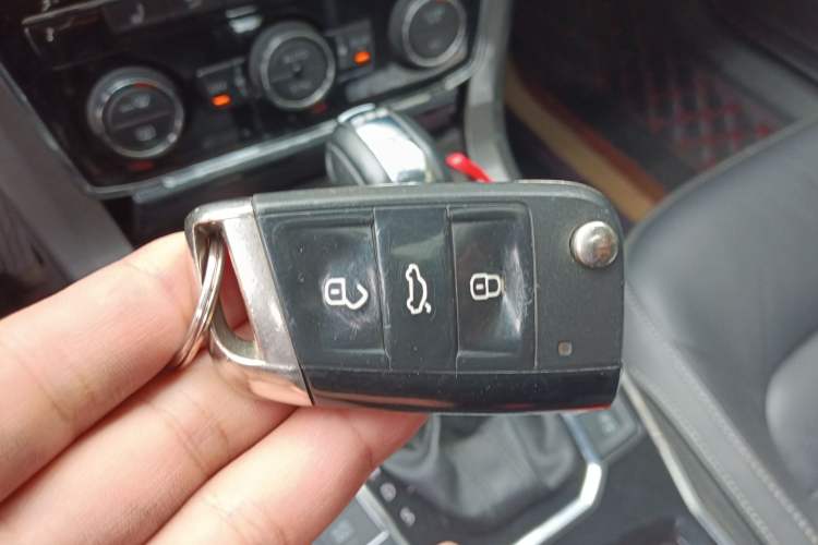 Used Volkswagen Passat 2017 280TSI DSG Luxury Edition Vehicle Key