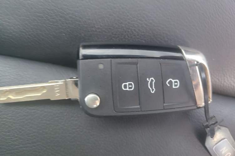 Used Volkswagen Passat 2017 330TSI DSG Luxury Edition Vehicle Key