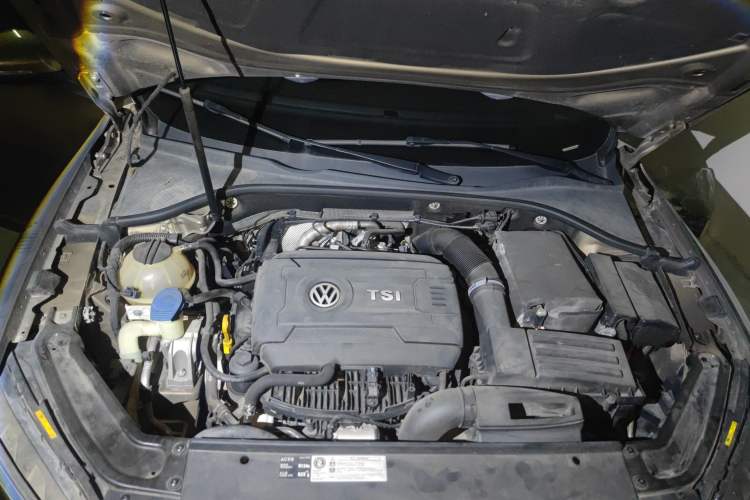 Used Volkswagen Passat 2017 330TSI DSG Luxury Edition Engine Bay