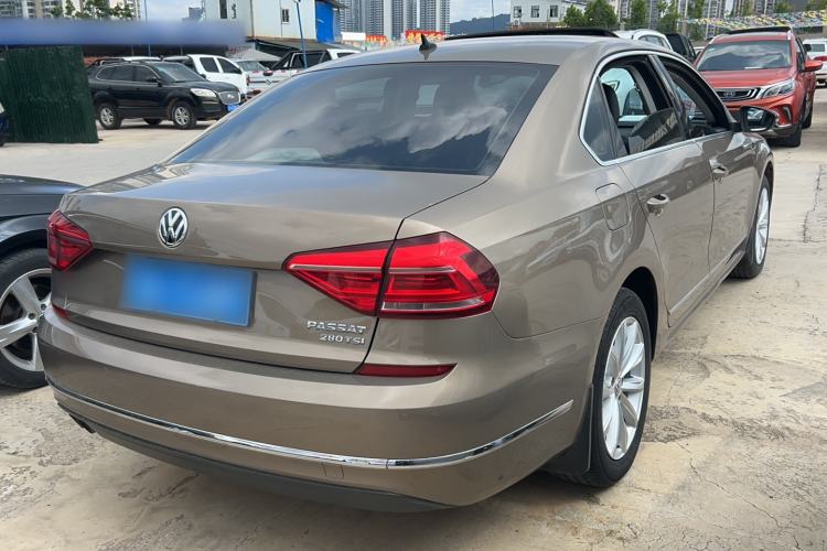 Used Volkswagen Passat 2017 280TSI DSG Luxury Edition Exterior 4
