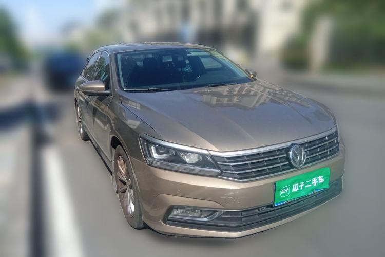 Used Volkswagen Passat 2017 280TSI DSG Luxury Edition Front Right 45 Deg