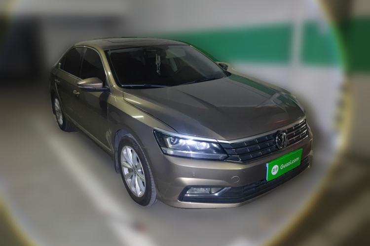 Used Volkswagen Passat 2017 330TSI DSG Luxury Edition Front Right 45 Deg