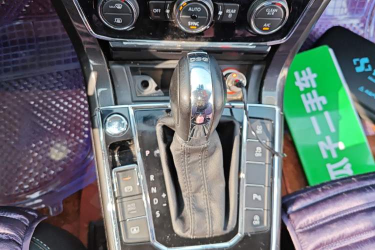 Used Volkswagen Passat 2017 330TSI DSG Prestige Edition Gear Lever