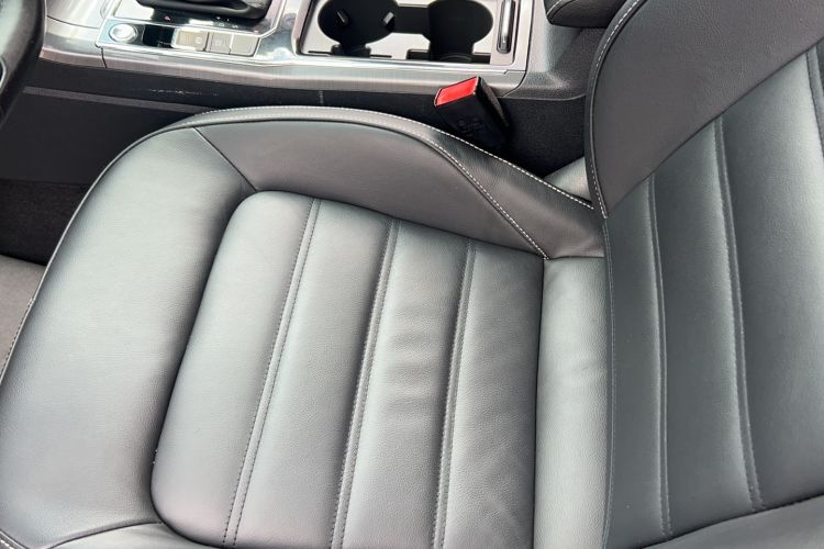 Used Volkswagen Passat 2017 280TSI DSG Luxury Edition Interior 2
