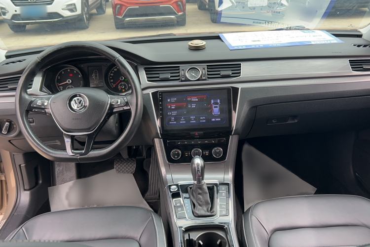 Used Volkswagen Passat 2017 280TSI DSG Luxury Edition Interior 4