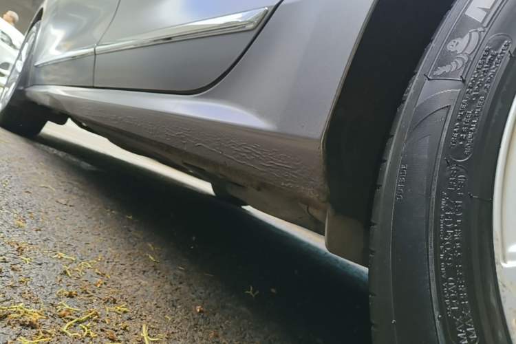 Used Volkswagen Passat 2017 330TSI DSG Luxury Edition Left Side Sill