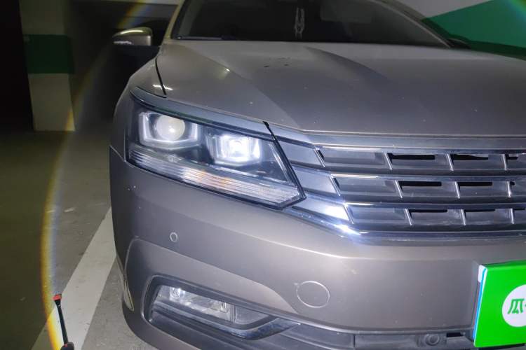 Used Volkswagen Passat 2017 330TSI DSG Luxury Edition Right Front Headlight