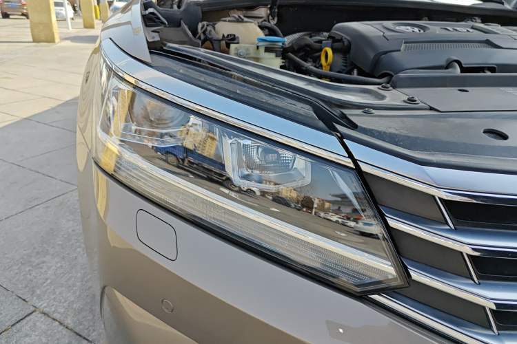 Used Volkswagen Passat 2017 330TSI DSG Prestige Edition Right Front Headlight