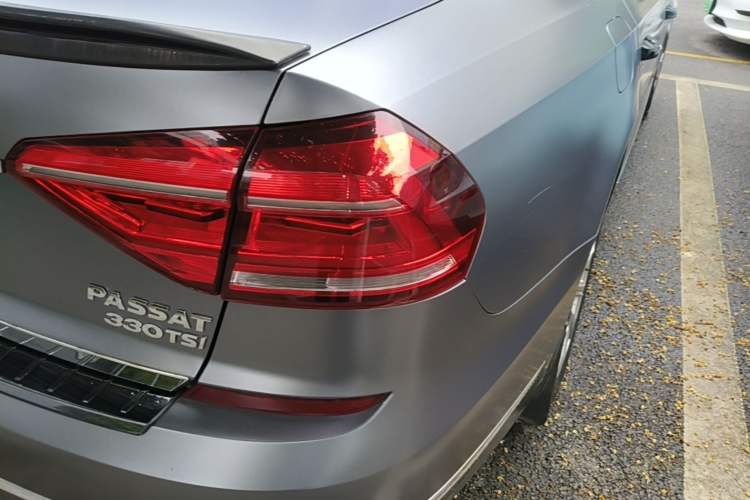 Used Volkswagen Passat 2017 330TSI DSG Luxury Edition Right Rear Taillight
