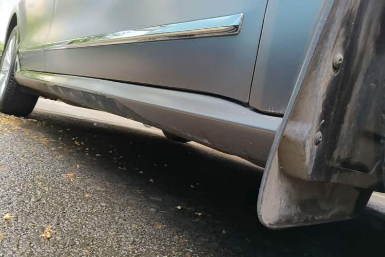 Used Volkswagen Passat 2017 330TSI DSG Luxury Edition Right Side Sill