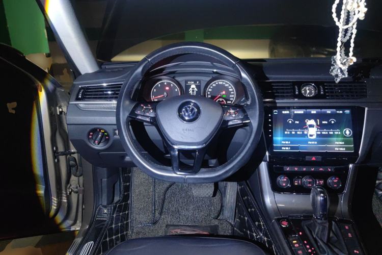Used Volkswagen Passat 2017 330TSI DSG Luxury Edition Steering Wheel