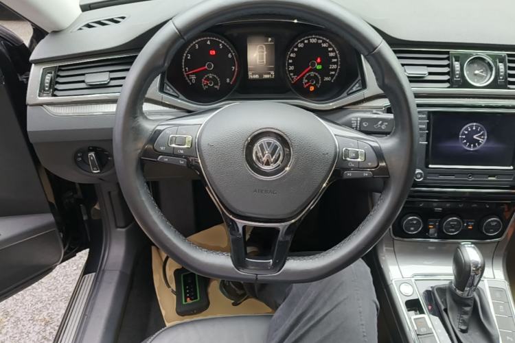 Used Volkswagen Passat 2017 330TSI DSG Luxury Edition Steering Wheel