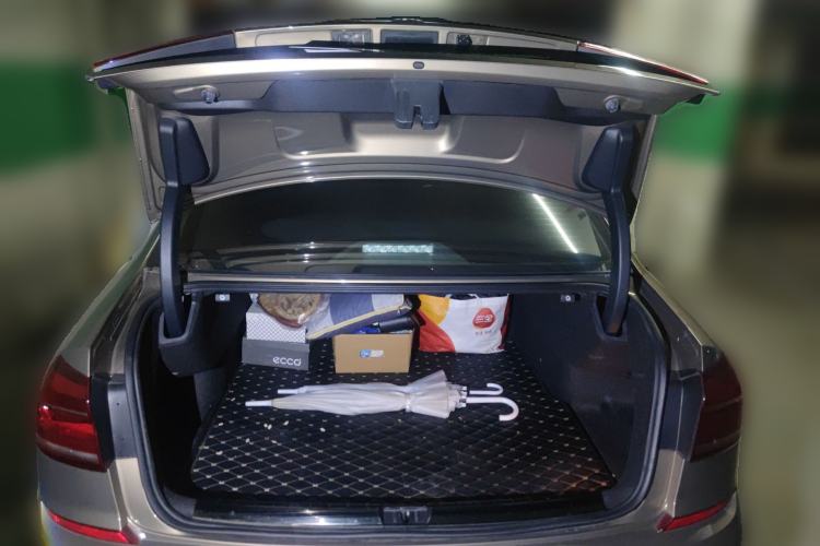 Used Volkswagen Passat 2017 330TSI DSG Luxury Edition Trunk