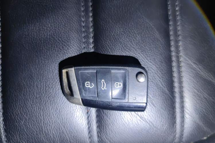 Used Volkswagen Passat 2017 330TSI DSG Luxury Edition Vehicle Key