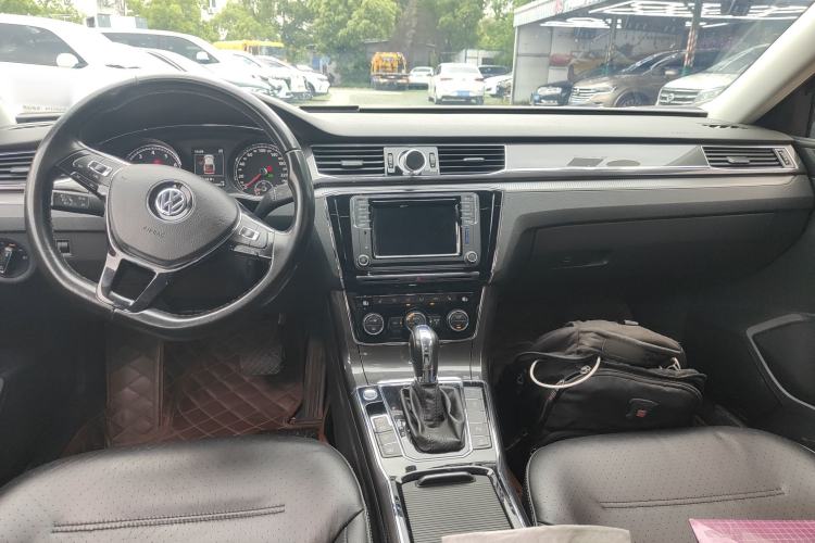 Used Volkswagen Passat 2017 380TSI DSG Prestige Edition Center Console