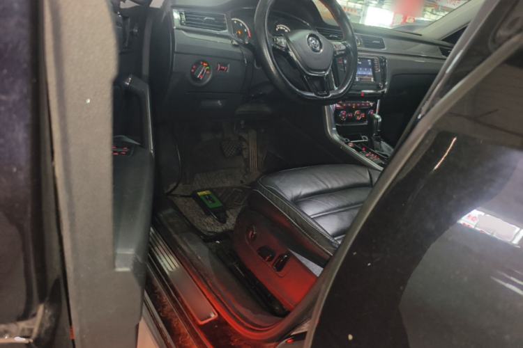 Used Volkswagen Passat 2017 280TSI DSG Luxury Edition Driver Seat