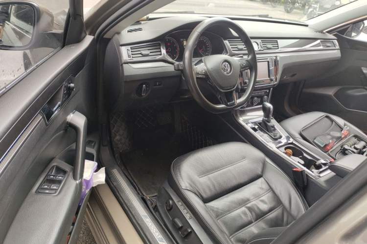 Used Volkswagen Passat 2017 330TSI DSG Prestige Edition Driver Seat