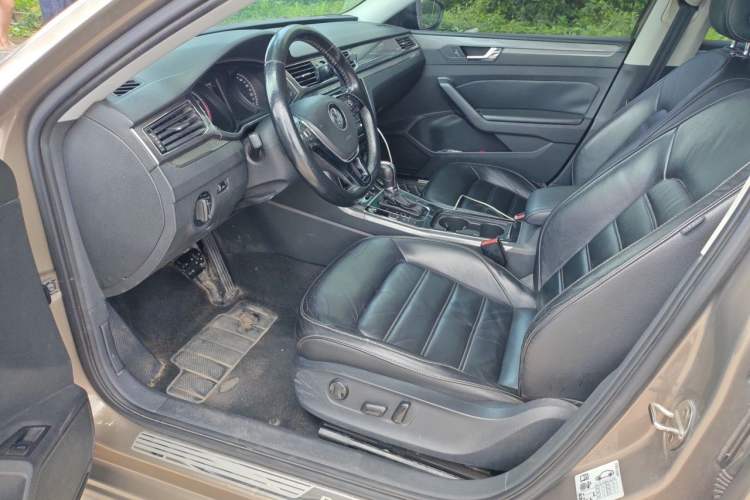 Used Volkswagen Passat 2017 280TSI DSG Luxury Edition Driver Seat