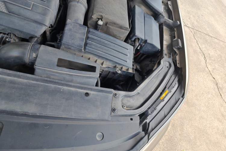 Used Volkswagen Passat 2017 280TSI DSG Luxury Edition Engine Bay Left
