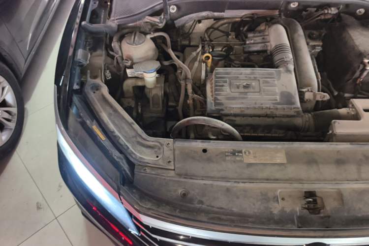 Used Volkswagen Passat 2017 280TSI DSG Luxury Edition Engine Bay Right