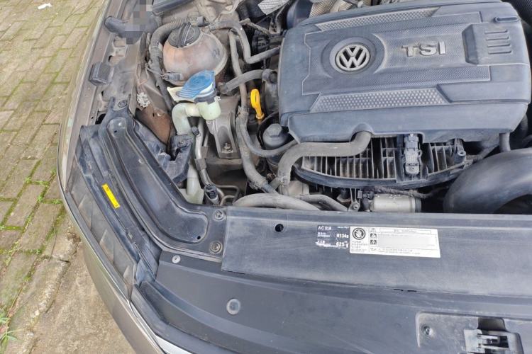 Used Volkswagen Passat 2017 280TSI DSG Luxury Edition Engine Bay Right