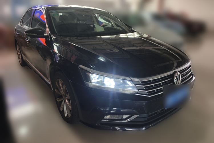 Used Volkswagen Passat 2017 280TSI DSG Luxury Edition Front Right 45 Deg