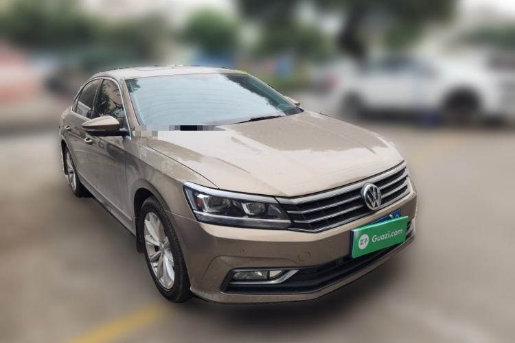 Used Volkswagen Passat 2017 330TSI DSG Luxury Edition Front Right 45 Deg
