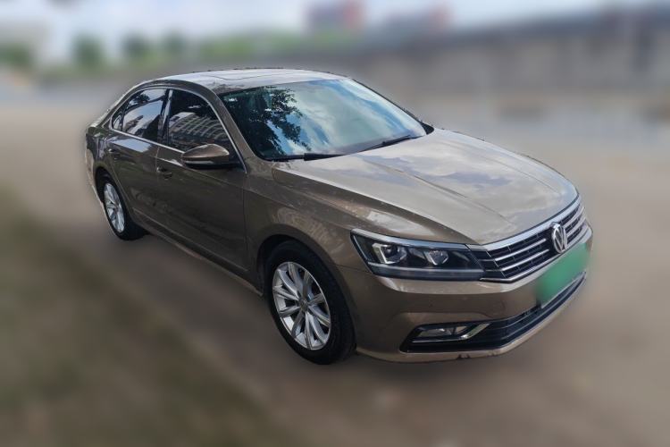 Used Volkswagen Passat 2017 280TSI DSG Luxury Edition Front Right 45 Deg