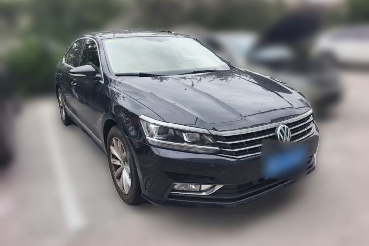 Used Volkswagen Passat 2017 330TSI DSG Luxury Edition Front Right 45 Deg