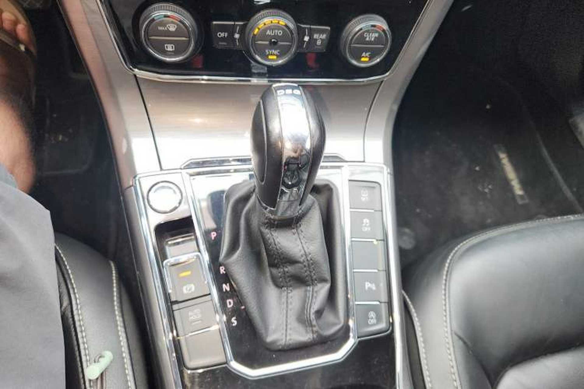 Used Volkswagen Passat 2017 330TSI DSG Luxury Edition Gear Lever