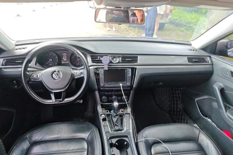 Used Volkswagen Passat 2017 280TSI DSG Luxury Edition Headliner