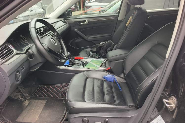 Used Volkswagen Passat 2017 330TSI DSG Luxury Edition Left Front Seat