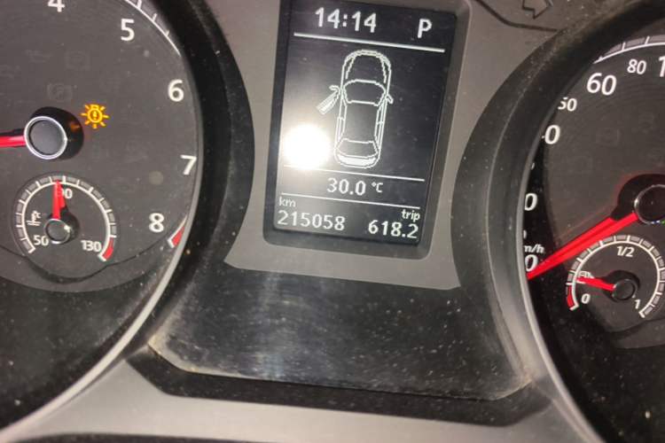Used Volkswagen Passat 2017 280TSI DSG Luxury Edition Odometer Close Up