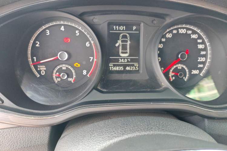 Used Volkswagen Passat 2017 280TSI DSG Luxury Edition Odometer Close Up
