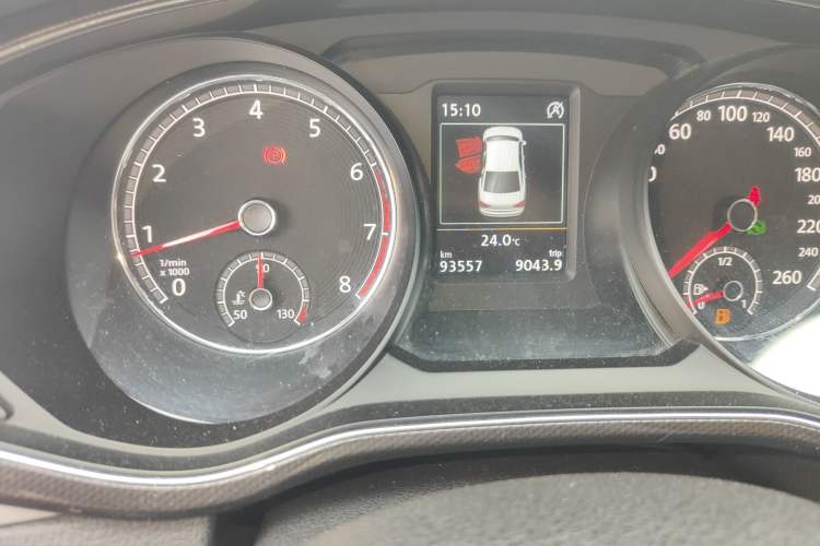 Used Volkswagen Passat 2017 380TSI DSG Prestige Edition Odometer Close Up
