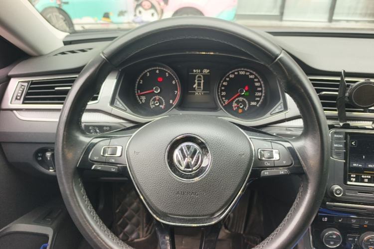 Used Volkswagen Passat 2017 330TSI DSG Luxury Edition Steering Wheel