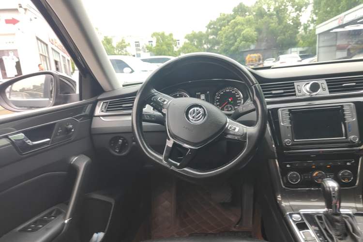 Used Volkswagen Passat 2017 380TSI DSG Prestige Edition Steering Wheel