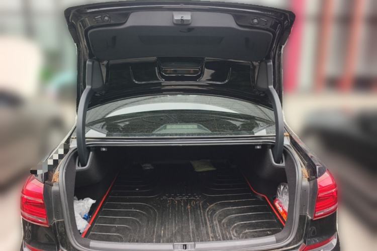 Used Volkswagen Passat 2017 330TSI DSG Luxury Edition Trunk