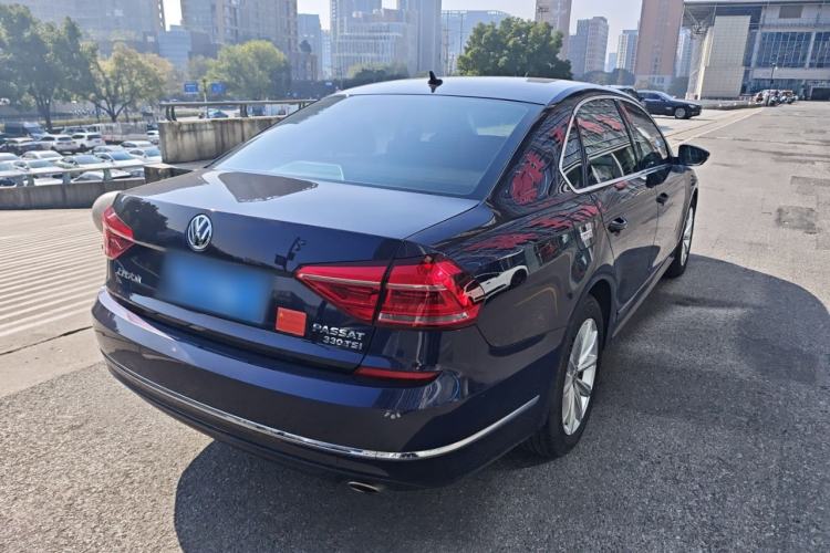 Used Volkswagen Passat 2017 330TSI DSG Luxury Edition Exterior 5