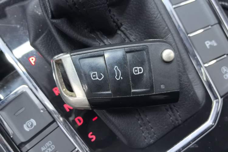 Used Volkswagen Passat 2017 330TSI DSG Luxury Edition Interior 1
