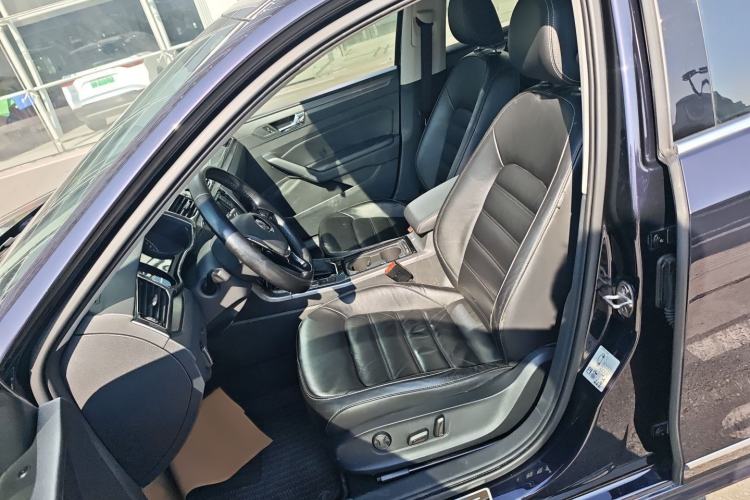Used Volkswagen Passat 2017 330TSI DSG Luxury Edition Left Front Seat