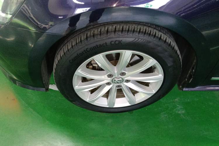 Used Volkswagen Passat 2017 330TSI DSG Luxury Edition Left Front Wheel Hub